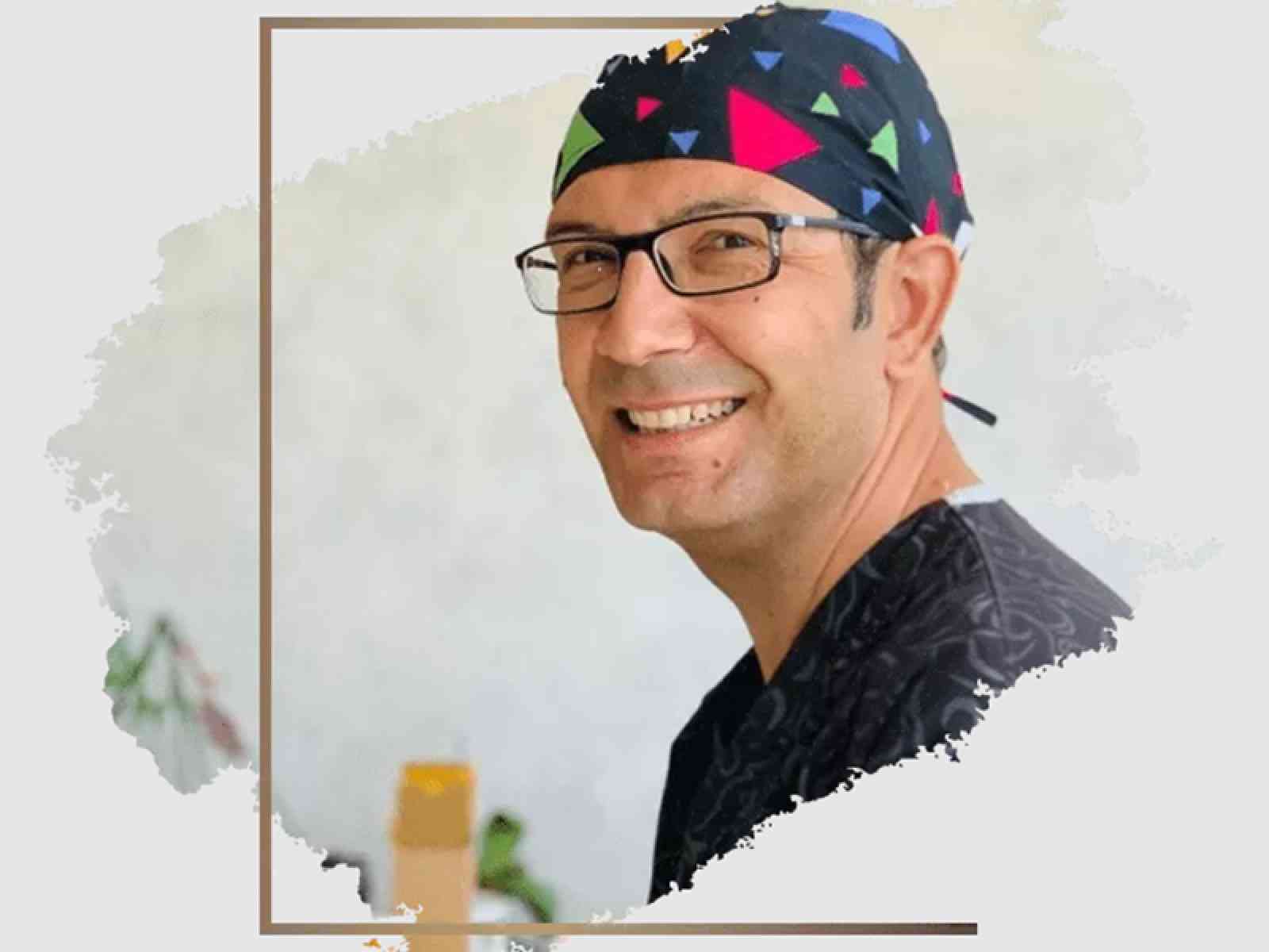 Dr. Türker Karabuğa im OP